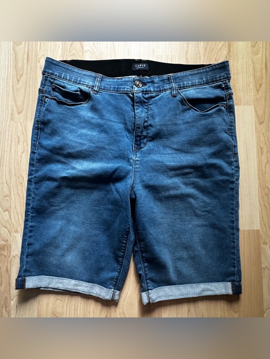 Curve Appeal Pants - Women’s Blue Denim stretchy Shorts - Classic Casual Style